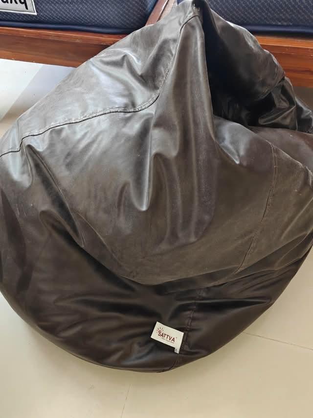 Selling 2 single wooden beds with mattresses + 1 Sattva XXXL bean bag as a combo deal. - Image 6