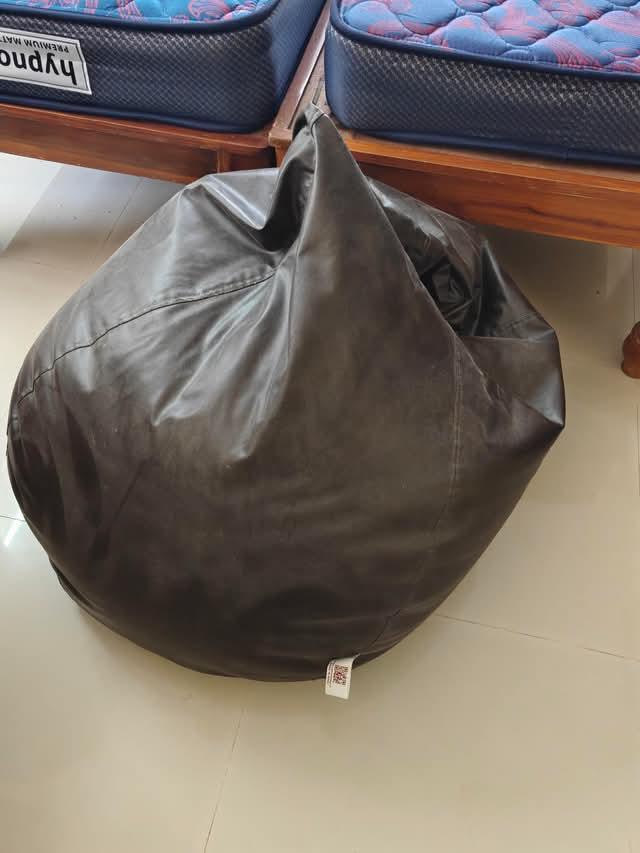 Selling 2 single wooden beds with mattresses + 1 Sattva XXXL bean bag as a combo deal. - Image 2