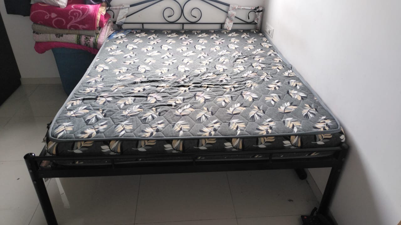 Bed with Mattress  - Image 4