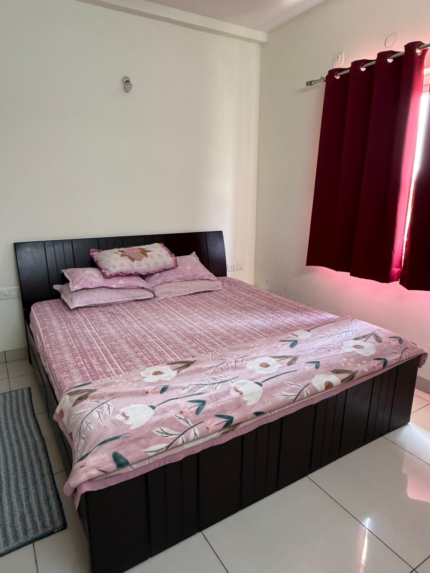 King Size Bed with Storage - Image 4
