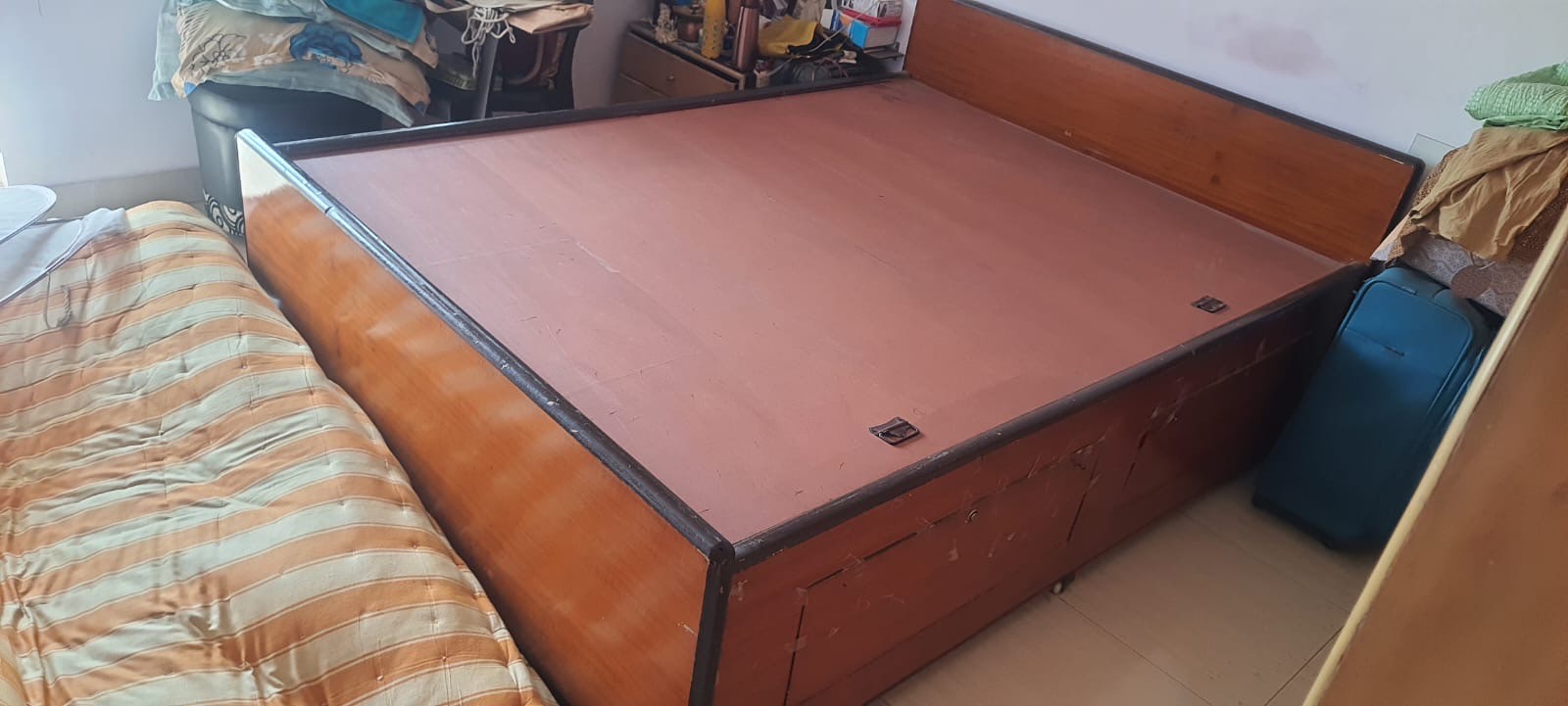 Solid wood modular queen bed with storage - Image 3