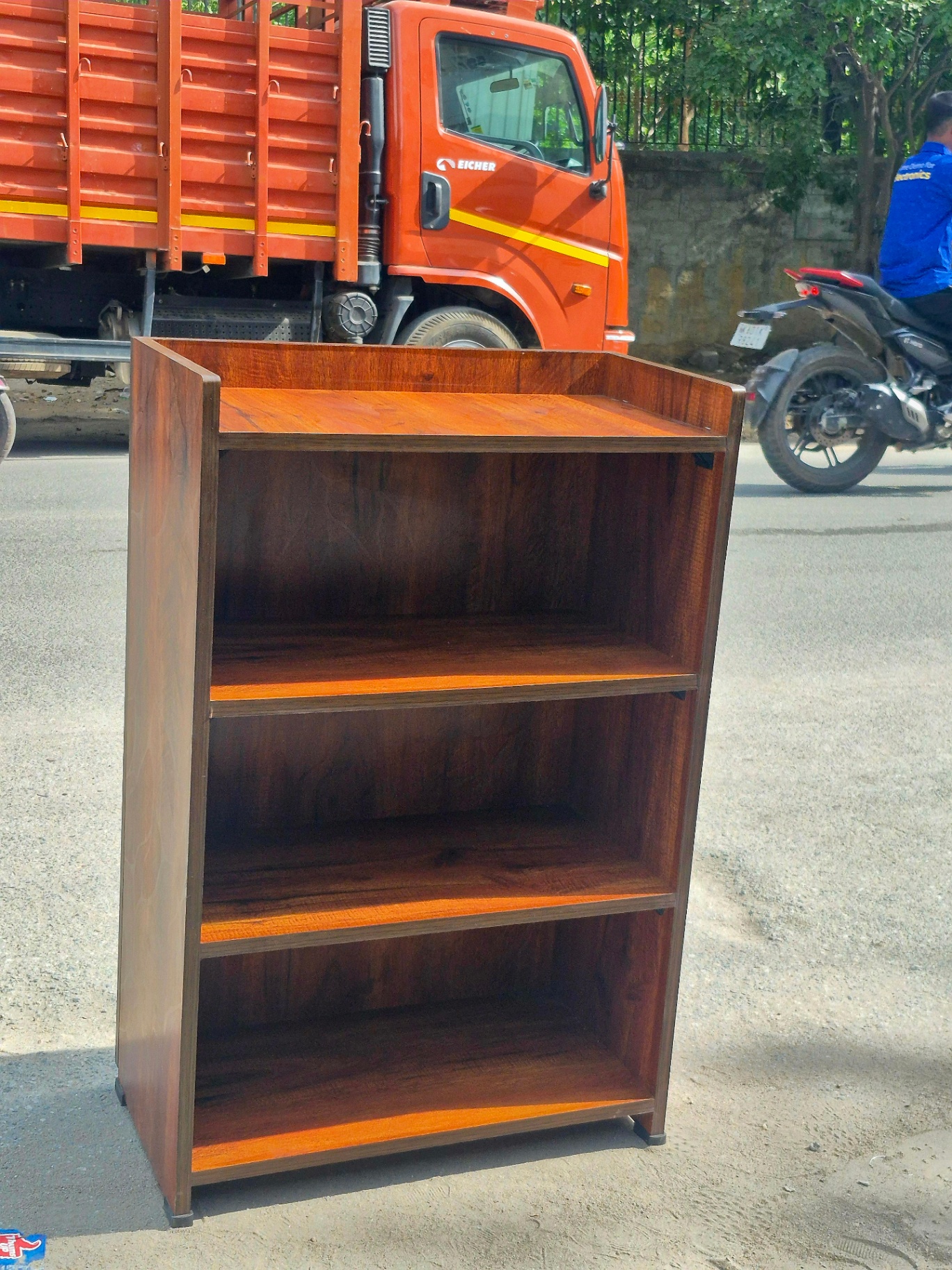 Brand nee Bookshelf / Kitchen shelf - Image 1