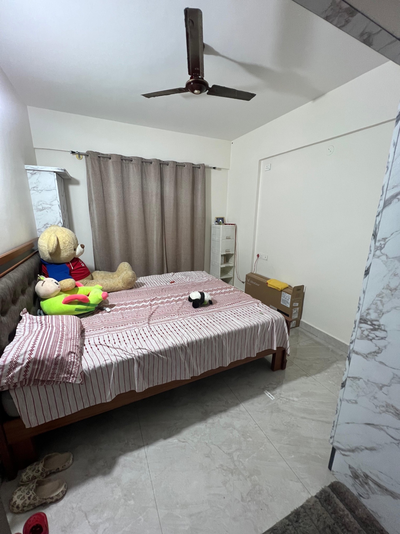 Premium wooden bed for sale - Image 2