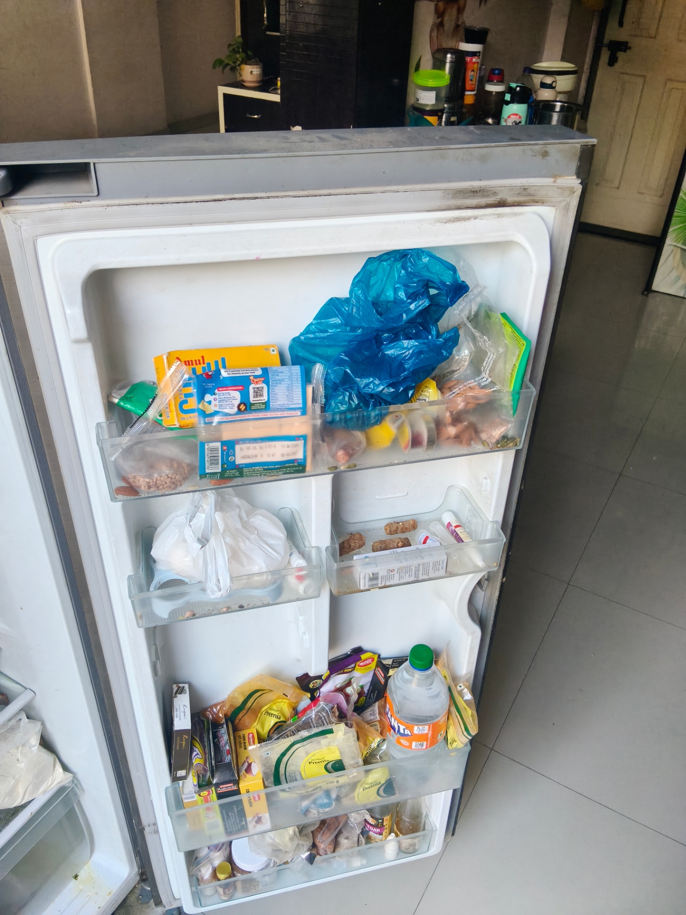Haier 195 liter refrigerator for selll - Image 1