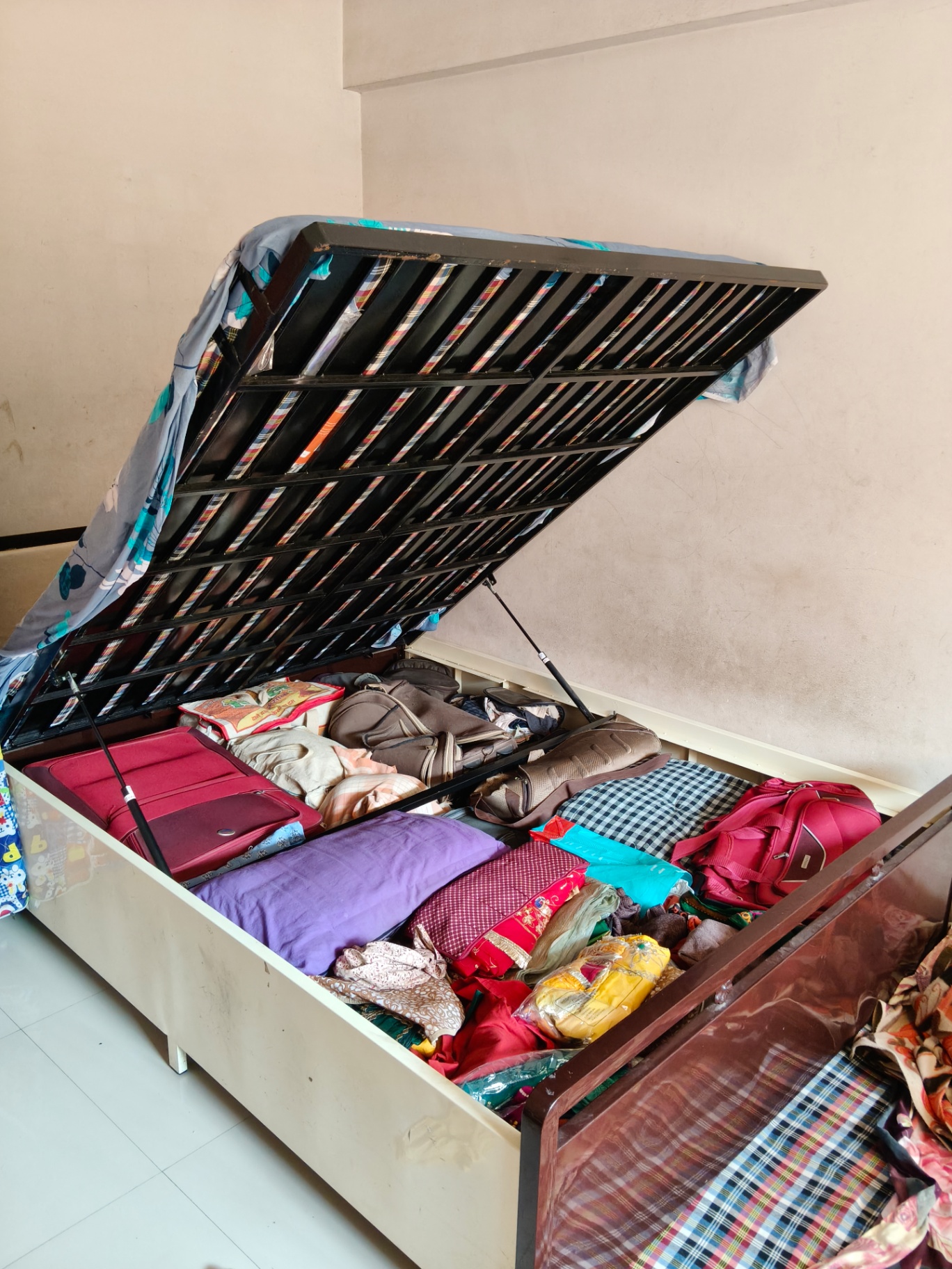 King size bed for sell - Image 2