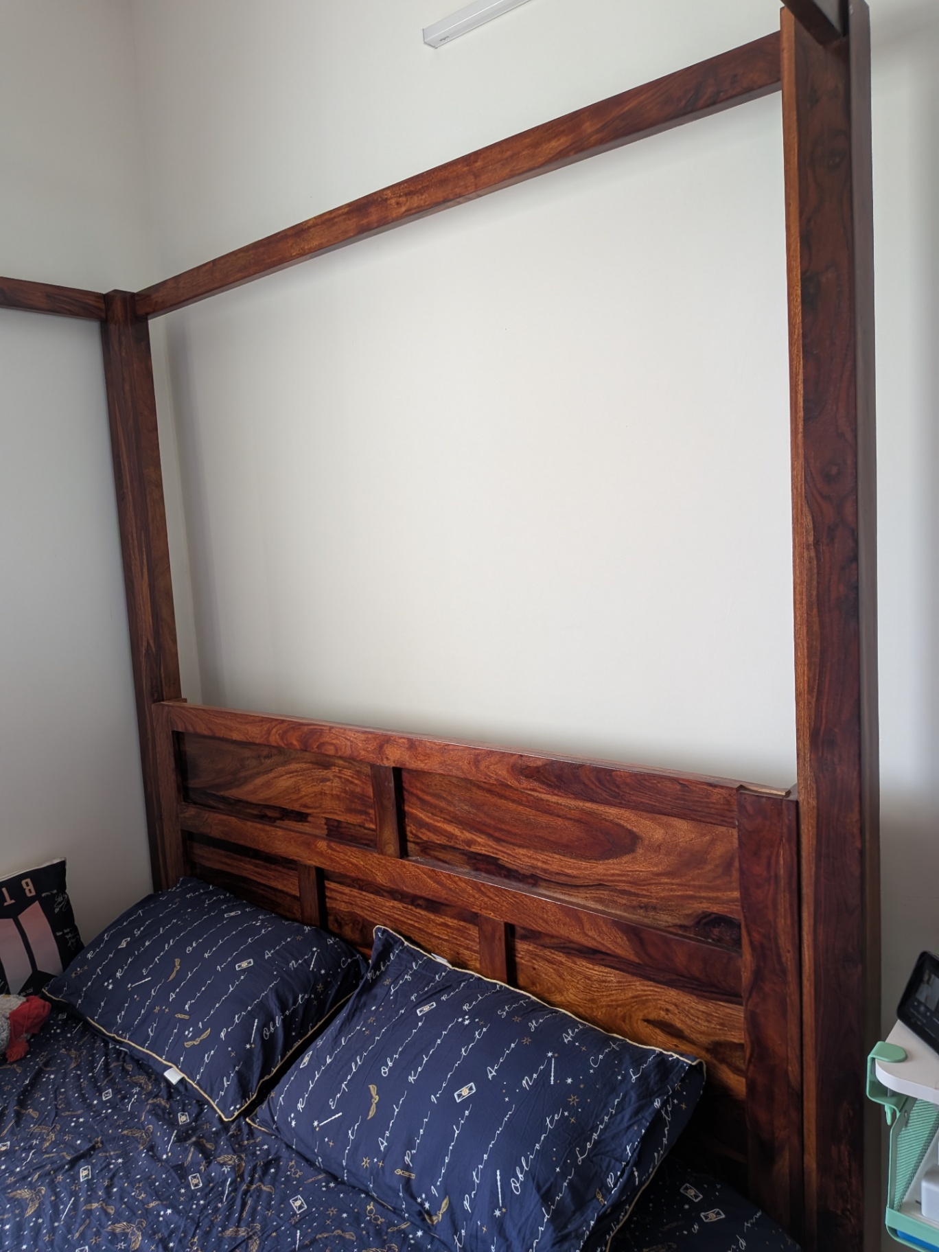 4 poster bed - Image 1