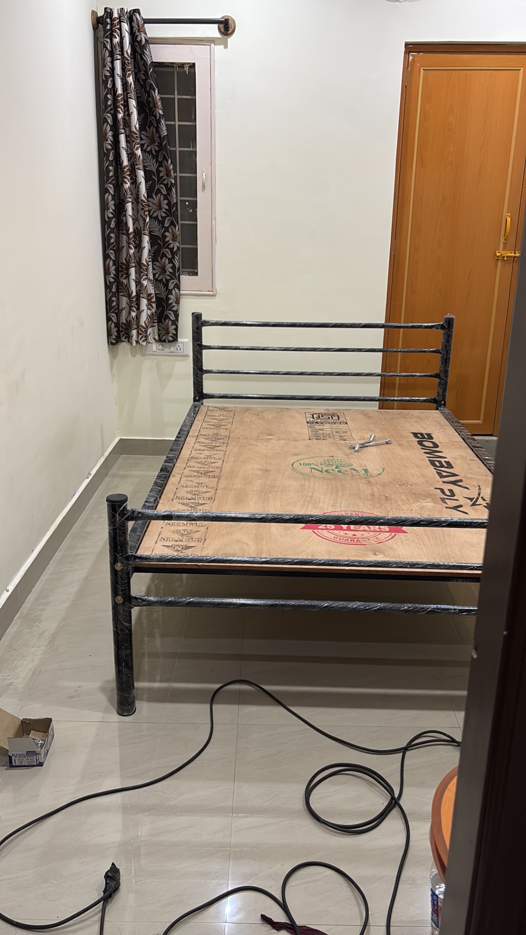 Double-bed size iron cot - Image 1
