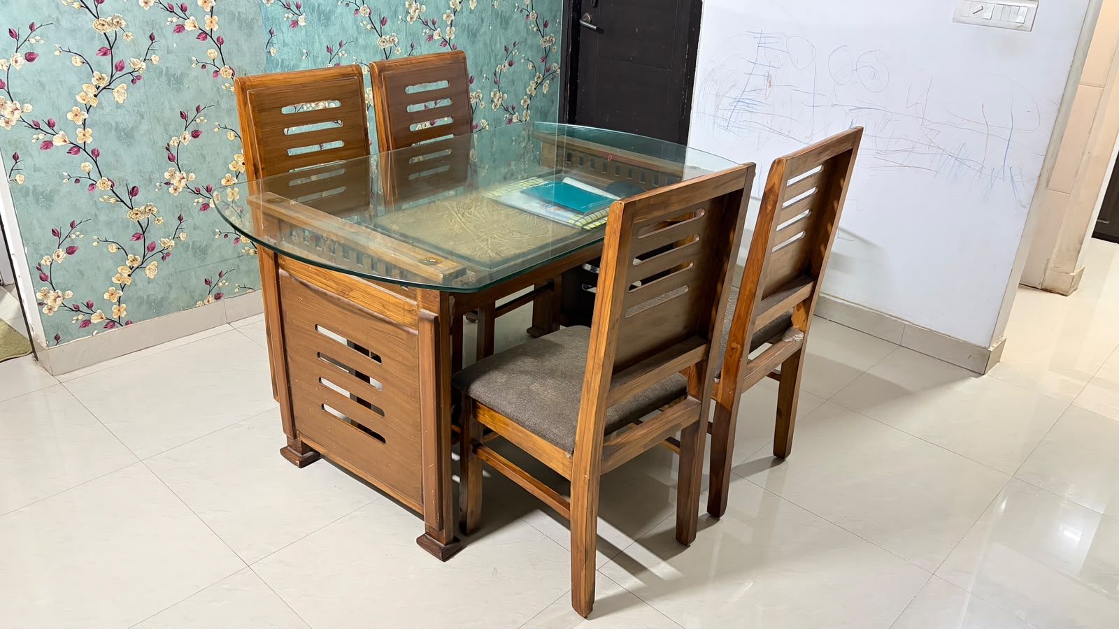 Dining Table for Sale - Image 2