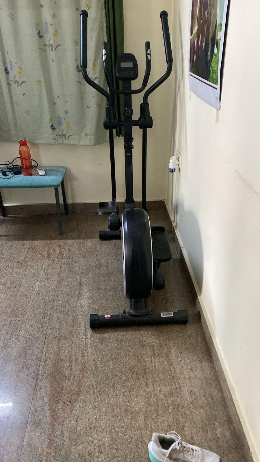 URGENT SALE – Moving tomorrow. Available for pickup today only.PowerMax Fitness EH-760 Elliptical Cross Trainer for Sale - Image 3