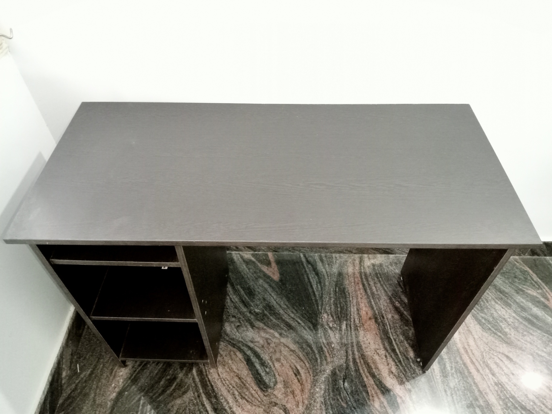 Table and chair  - Image 4