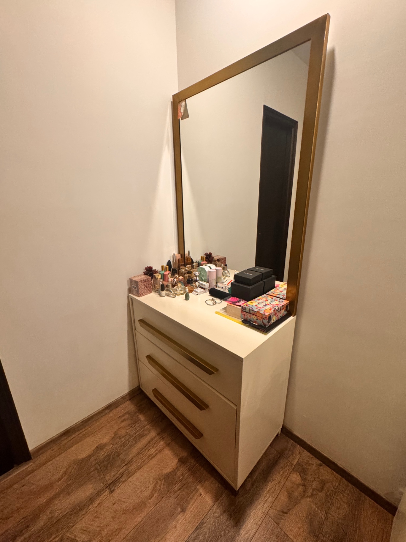 Dressing Table with Mirror - Image 3