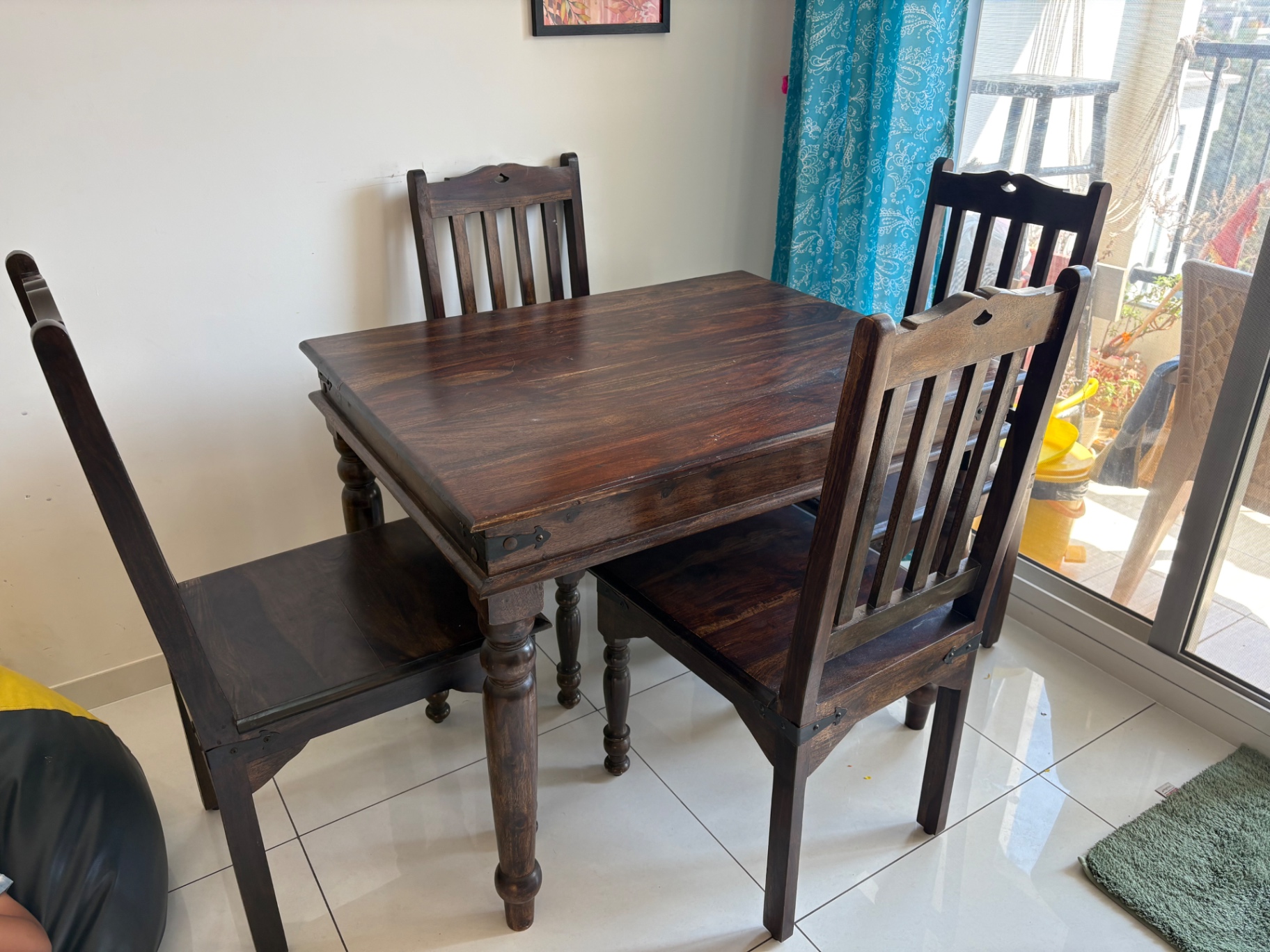 4 Seater Seshum wood Dinning Set  - Image 3