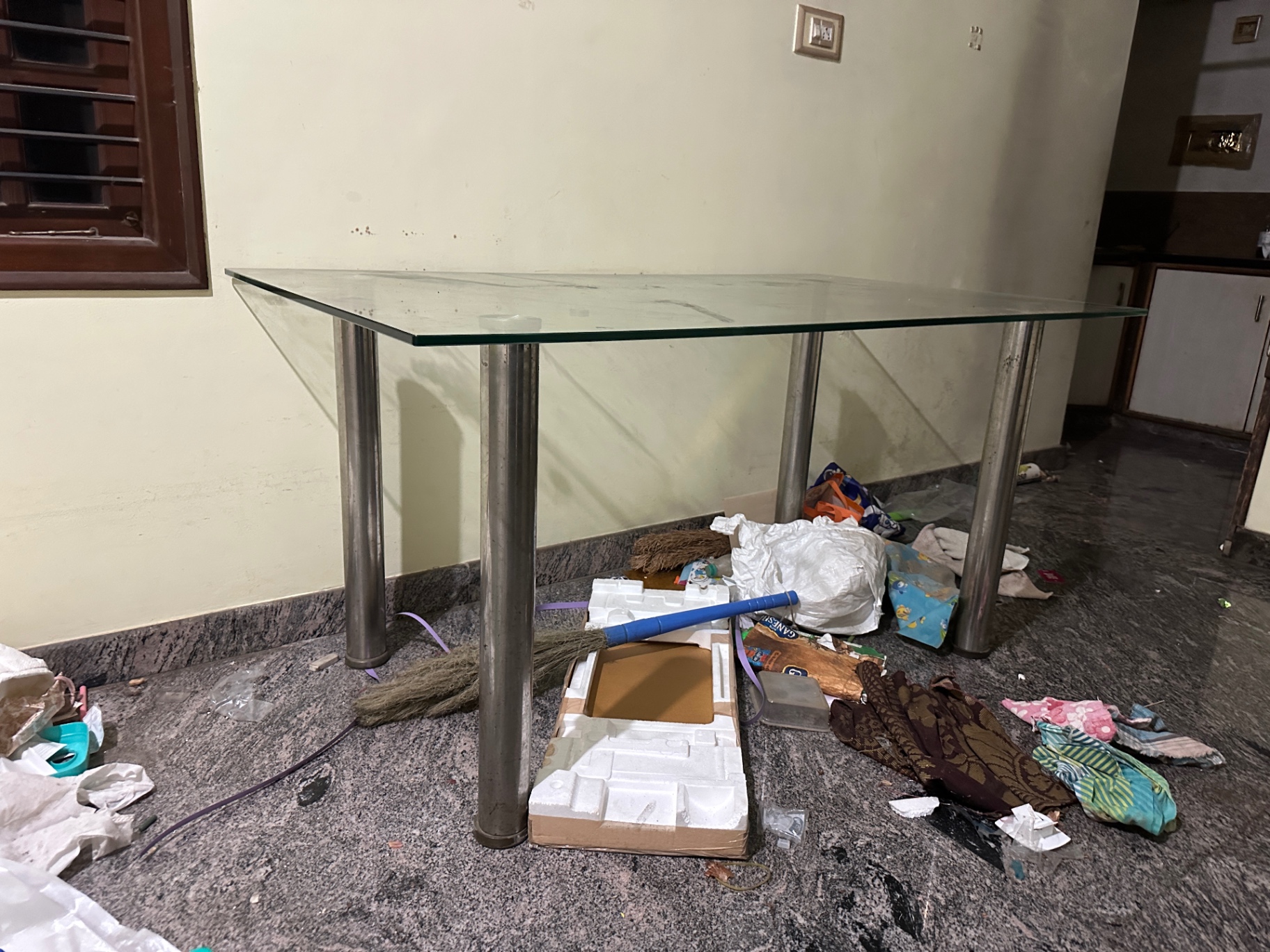TV stand - Image 2