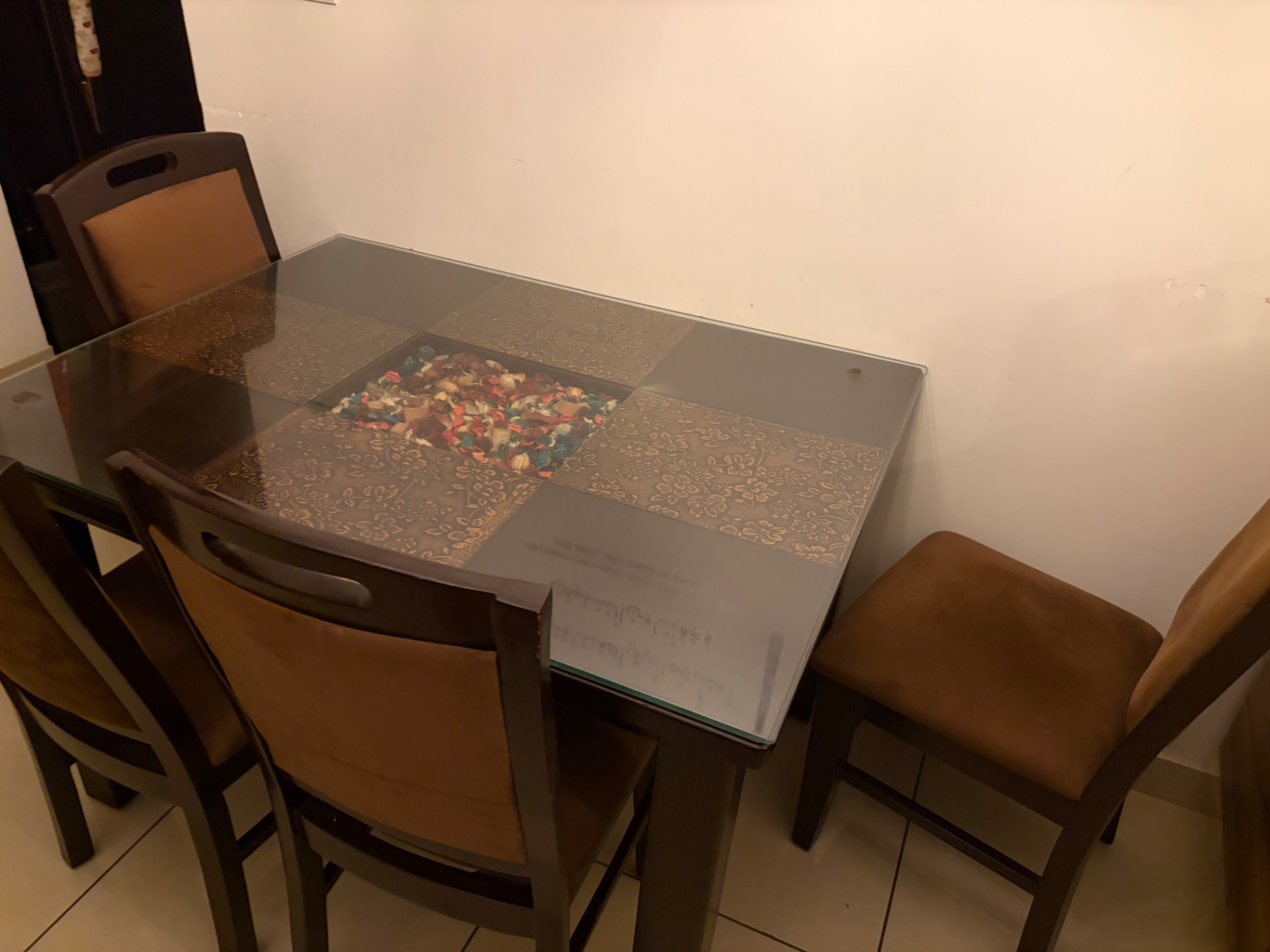 Selling a premium 4-seater dining table set in excellent condition available for Sale - Image 5