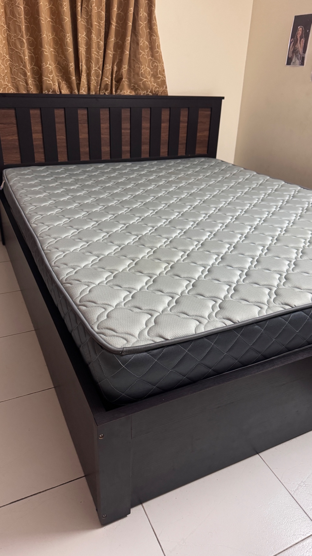 Selling Pepperfry queen sized bed and mattress  - Image 4