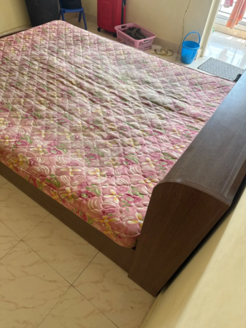 Queen bed with storage - Box Bed - Image 5