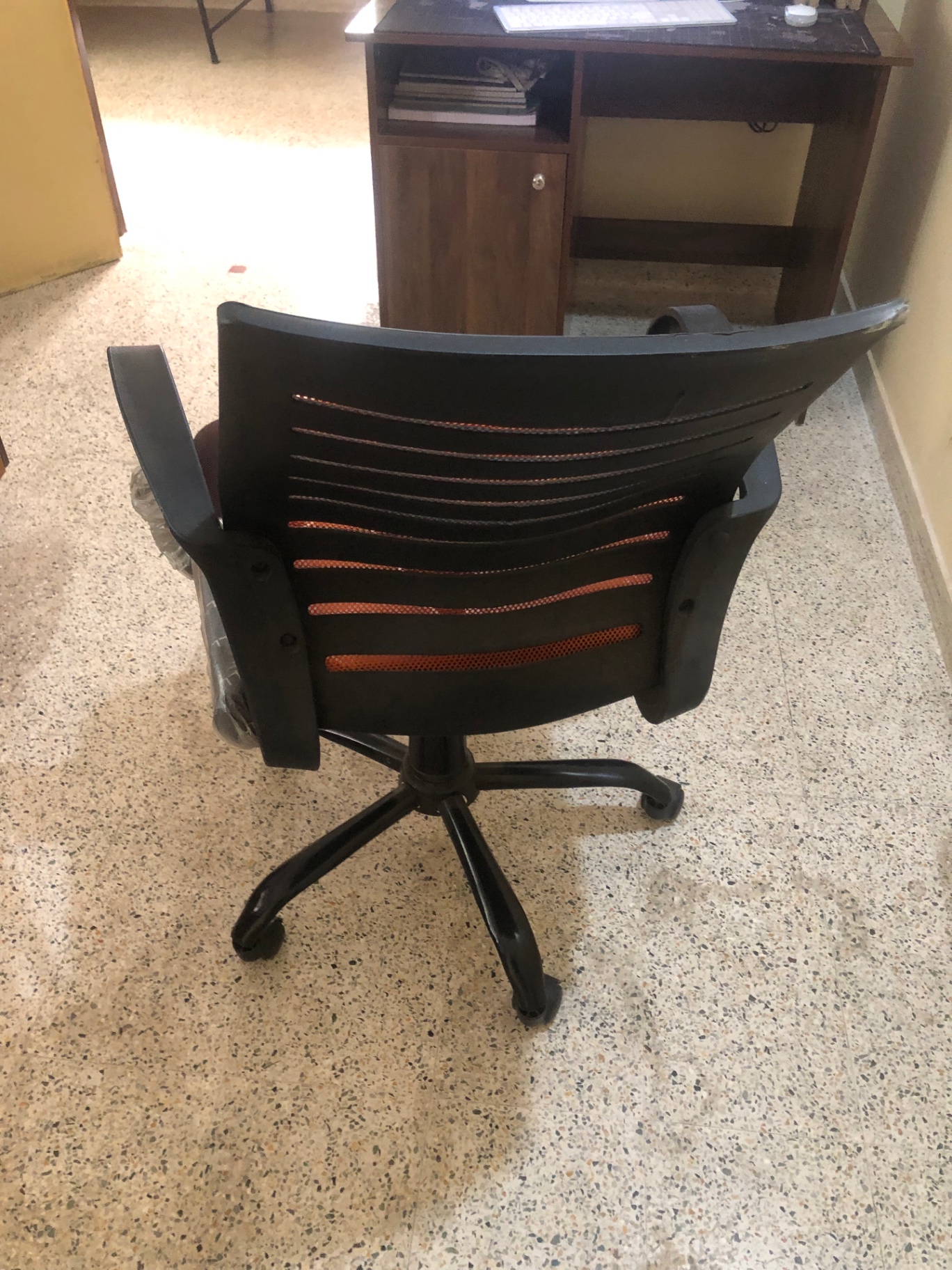 Cellbell desire c104 office chair - Image 2
