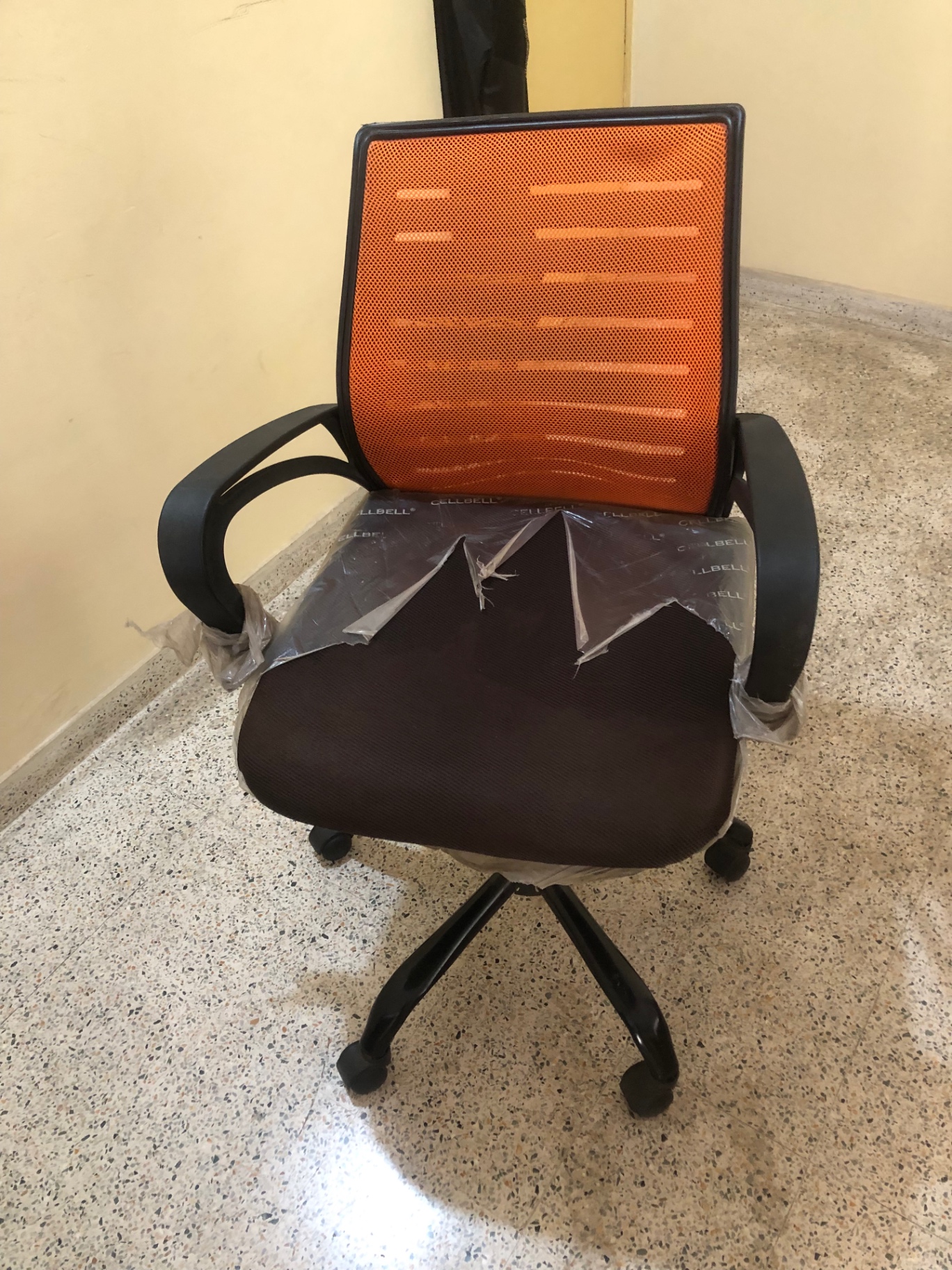 Cellbell desire c104 office chair - Image 1