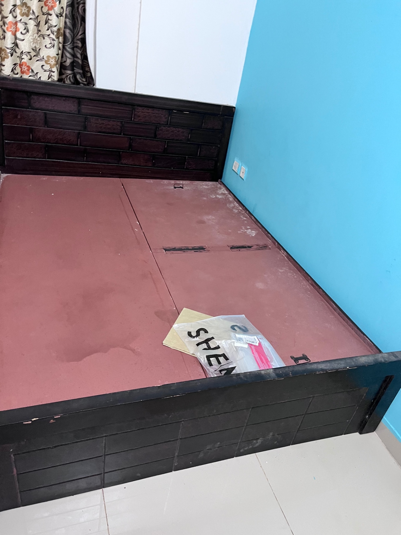 Queen size bed with storage - Image 3