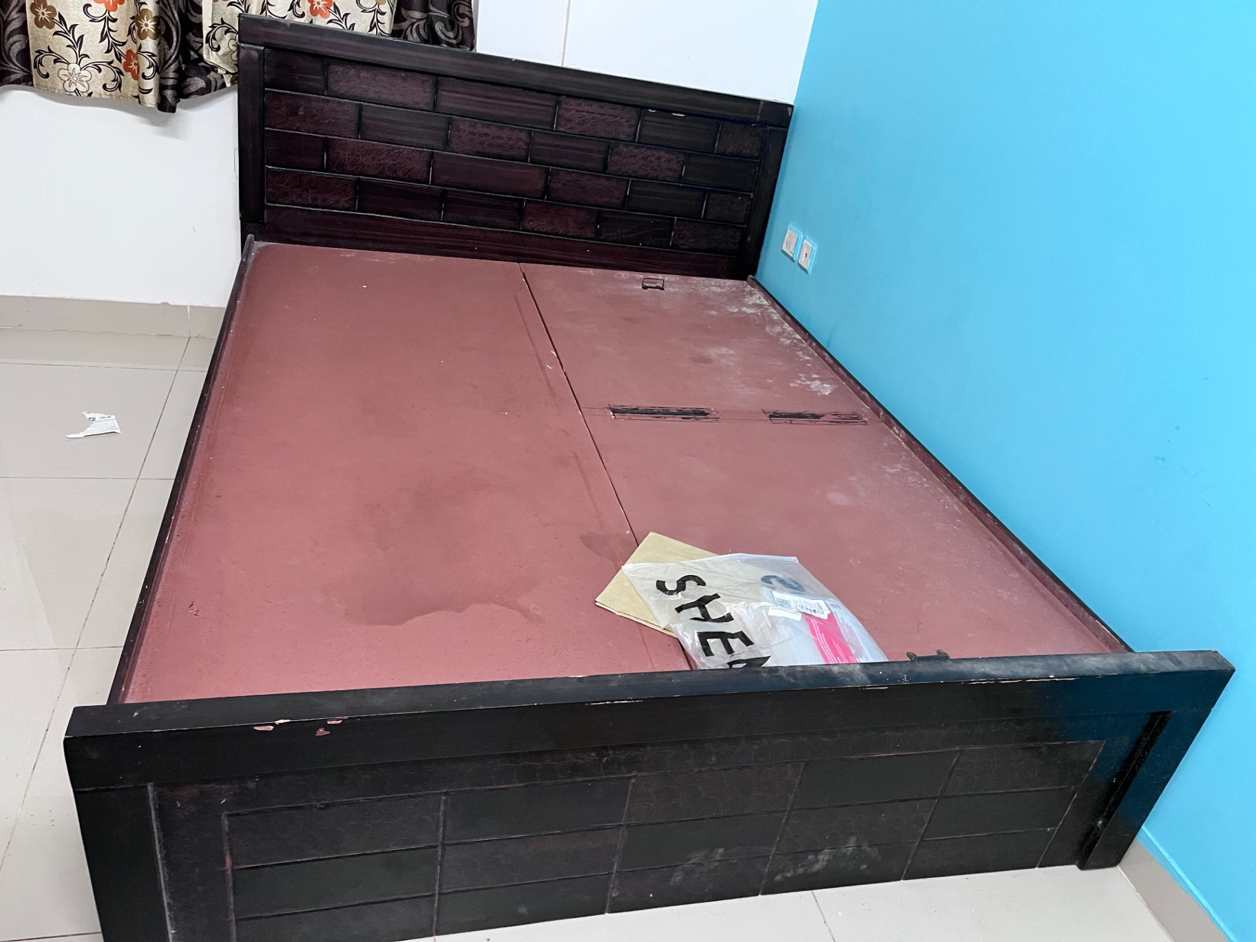 Queen size bed with storage - Image 2