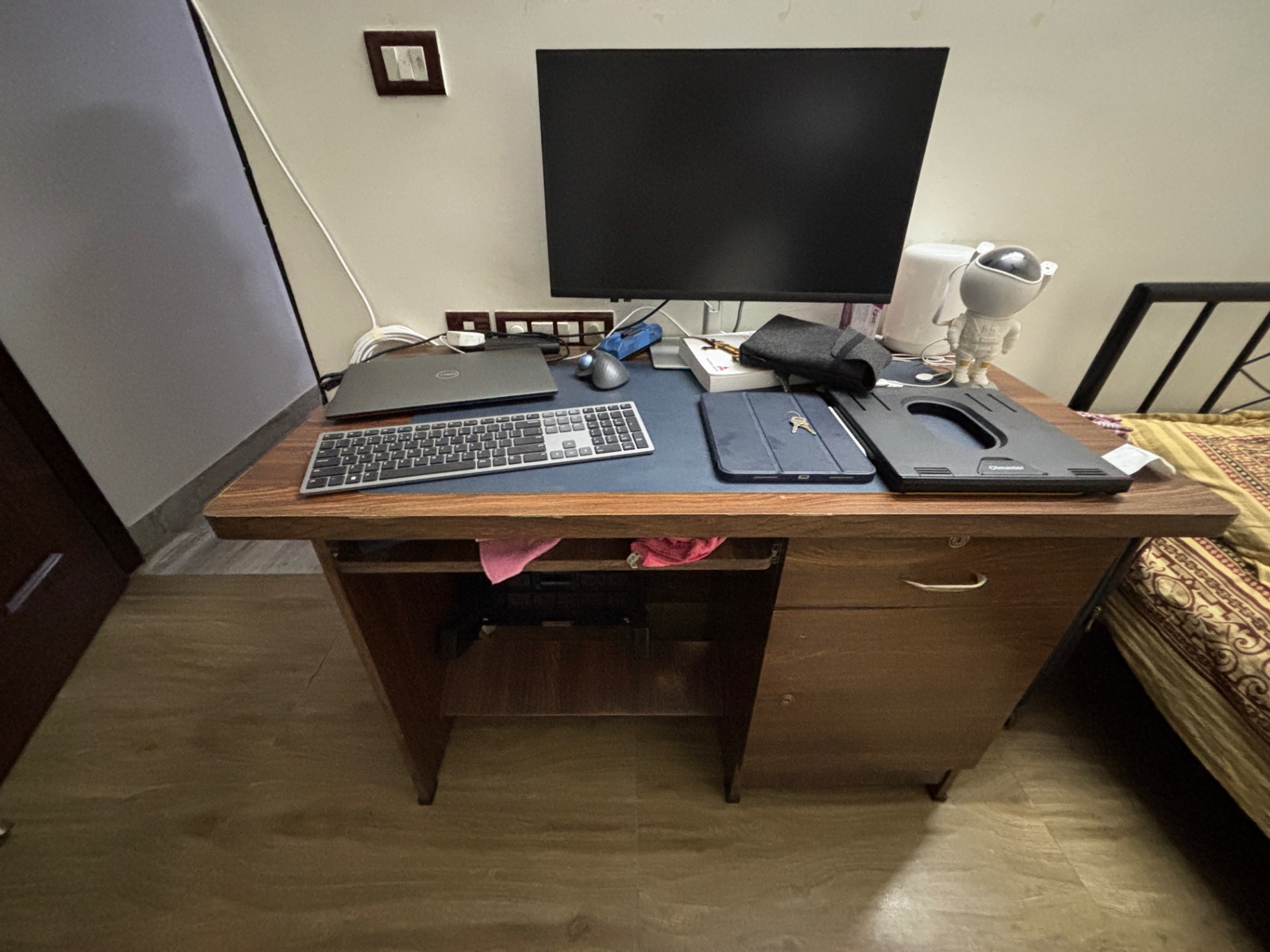 Office Table - Image 2
