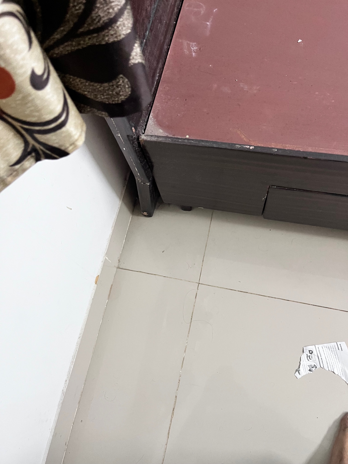 Queen size bed with storage - Image 4