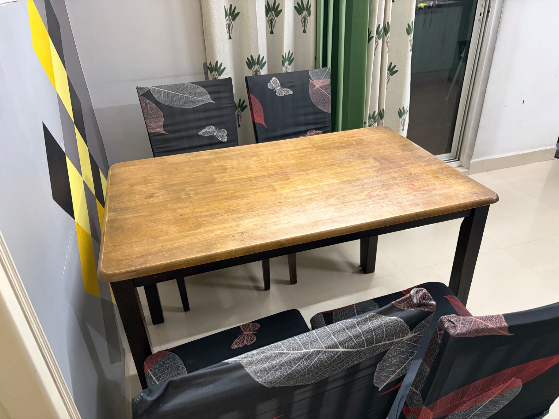 4 seater dining table with chairs  - Image 4
