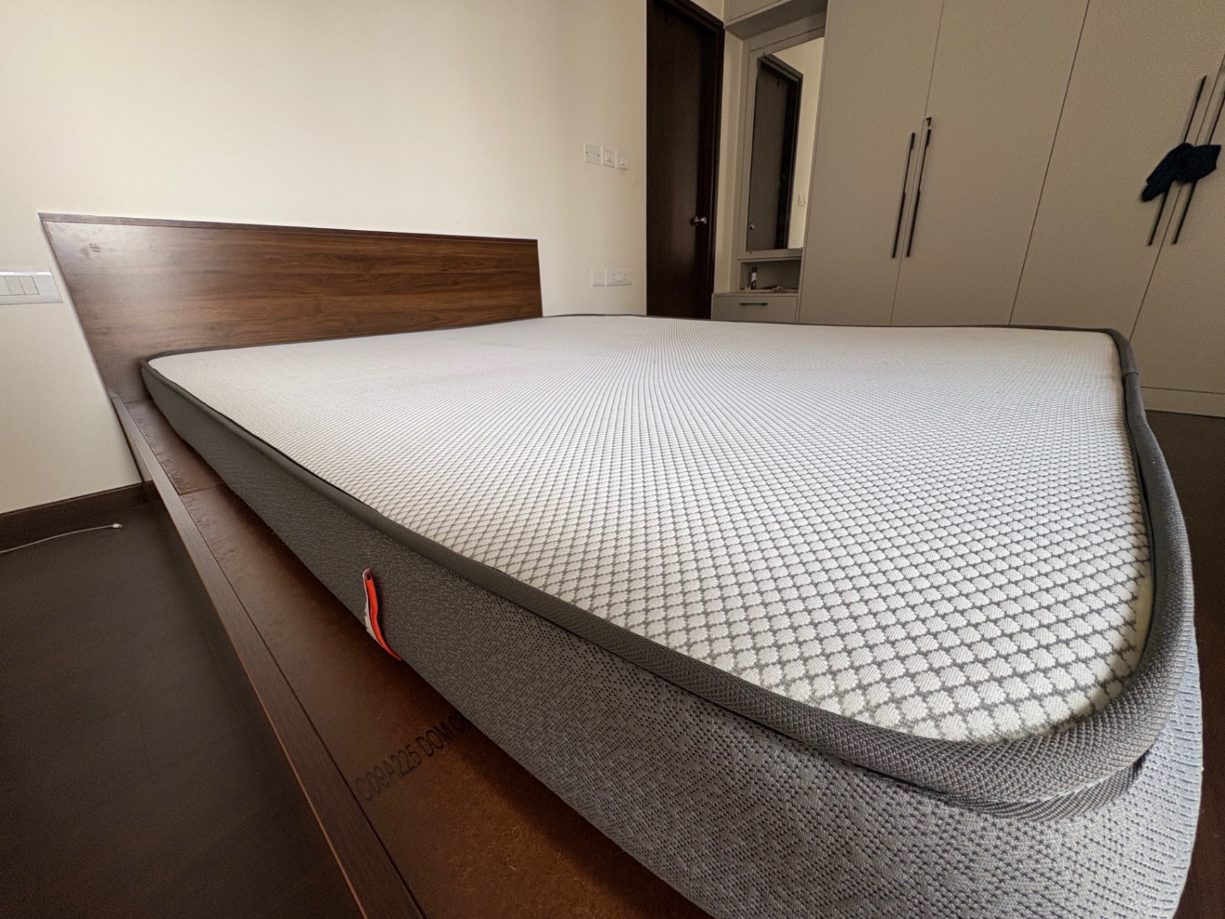 *Wakefit Taurus Queen Bed + Sleepyhead Mattress  Excellent Condition* - Image 3