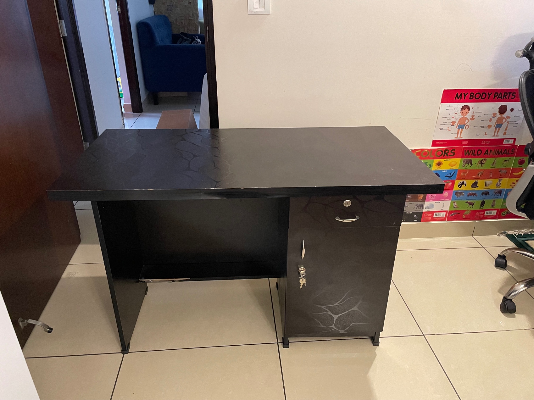 Office table in good condition available for sale. - Image 2