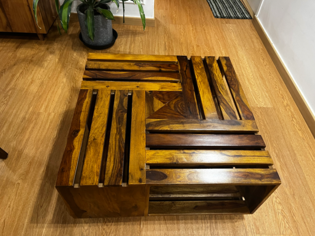 Royal oak wooden centre table  - Image 1