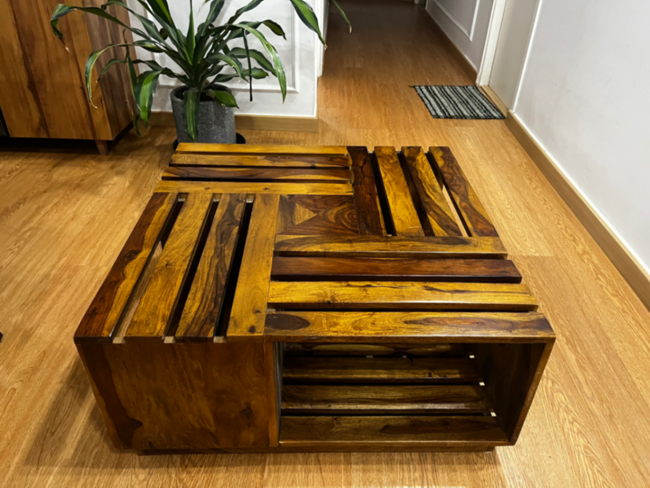 Royal oak wooden centre table  - Image 2