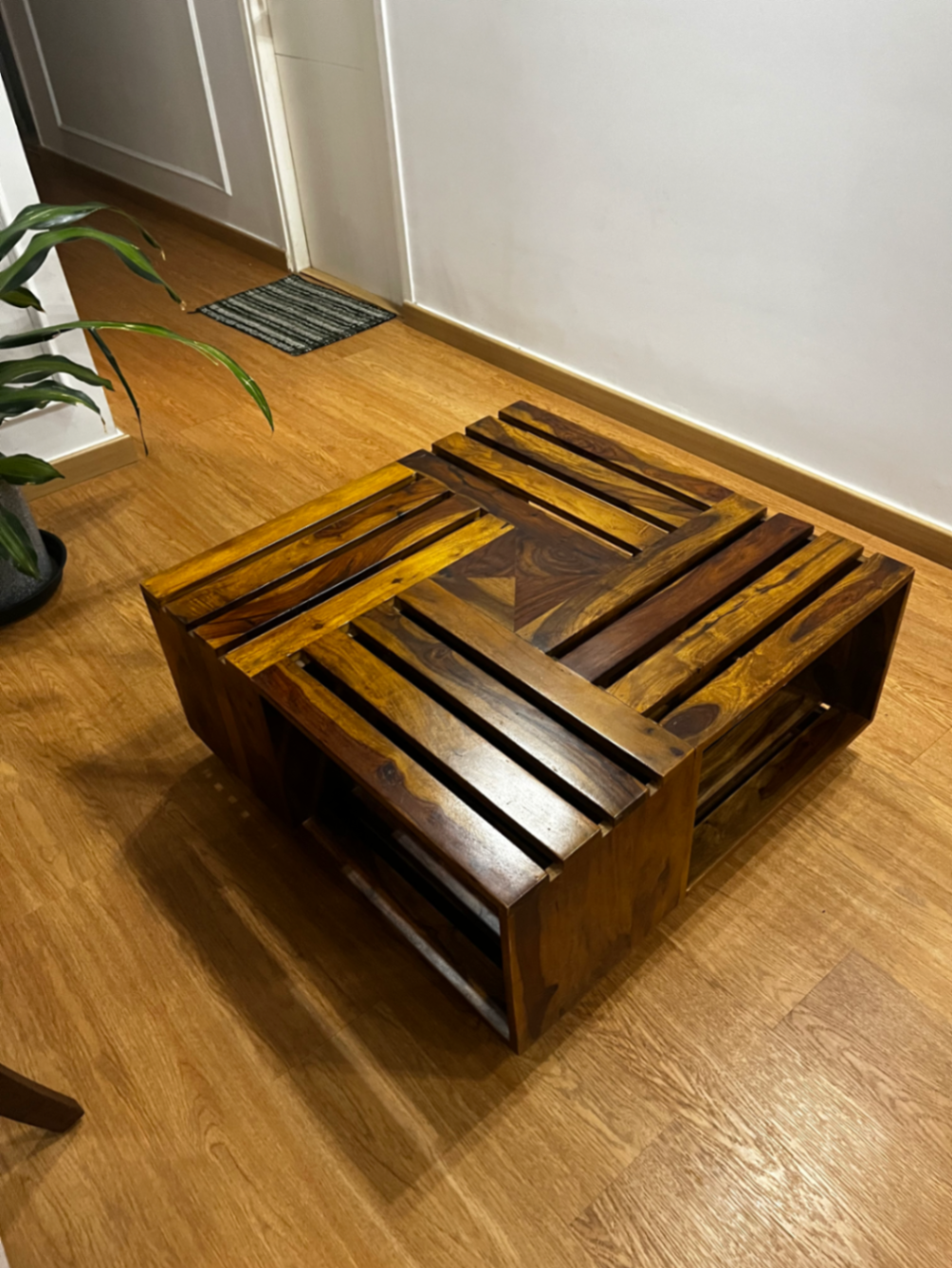 Royal oak wooden centre table  - Image 3