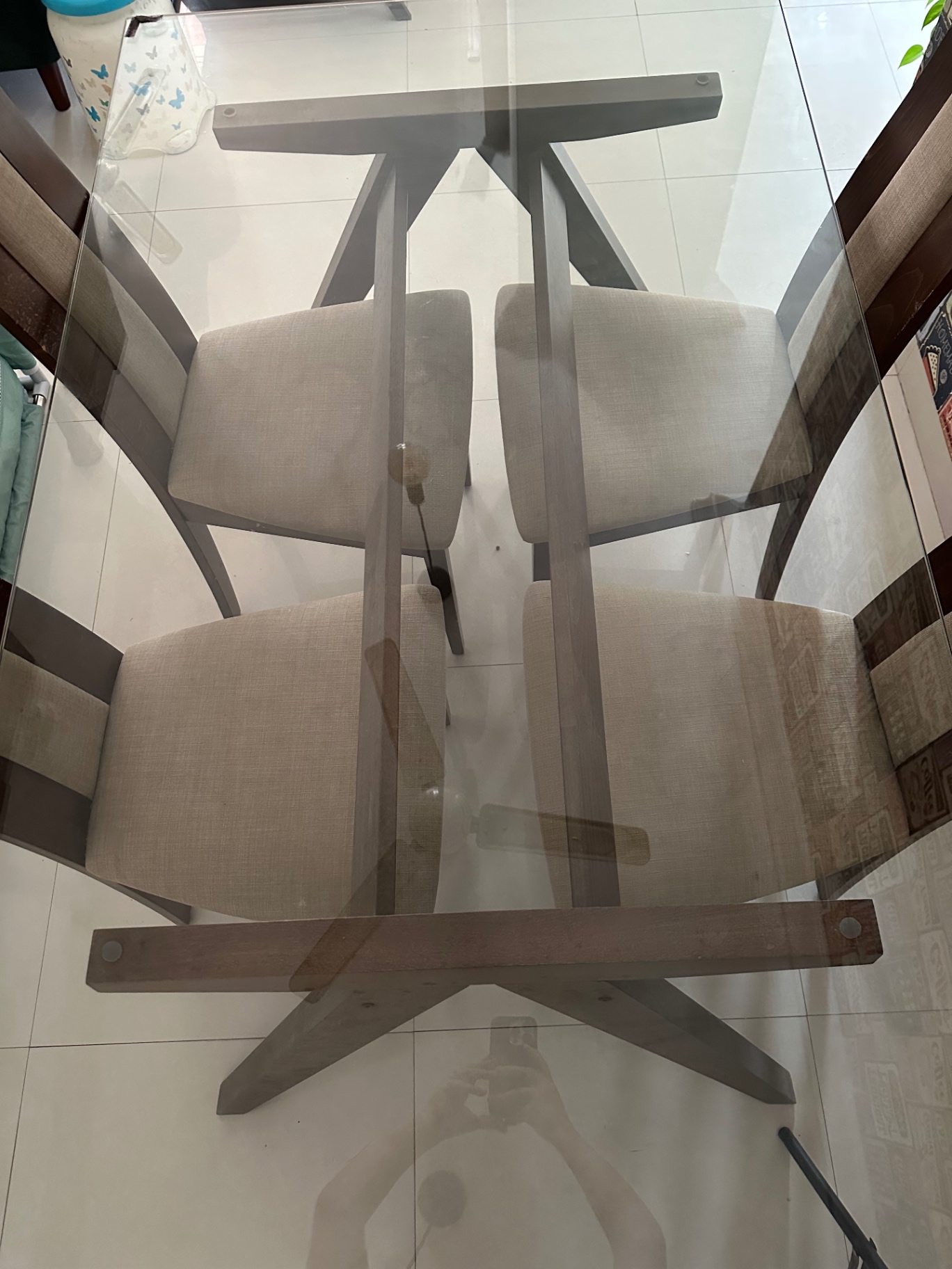 4 seater Dining Table - Image 2