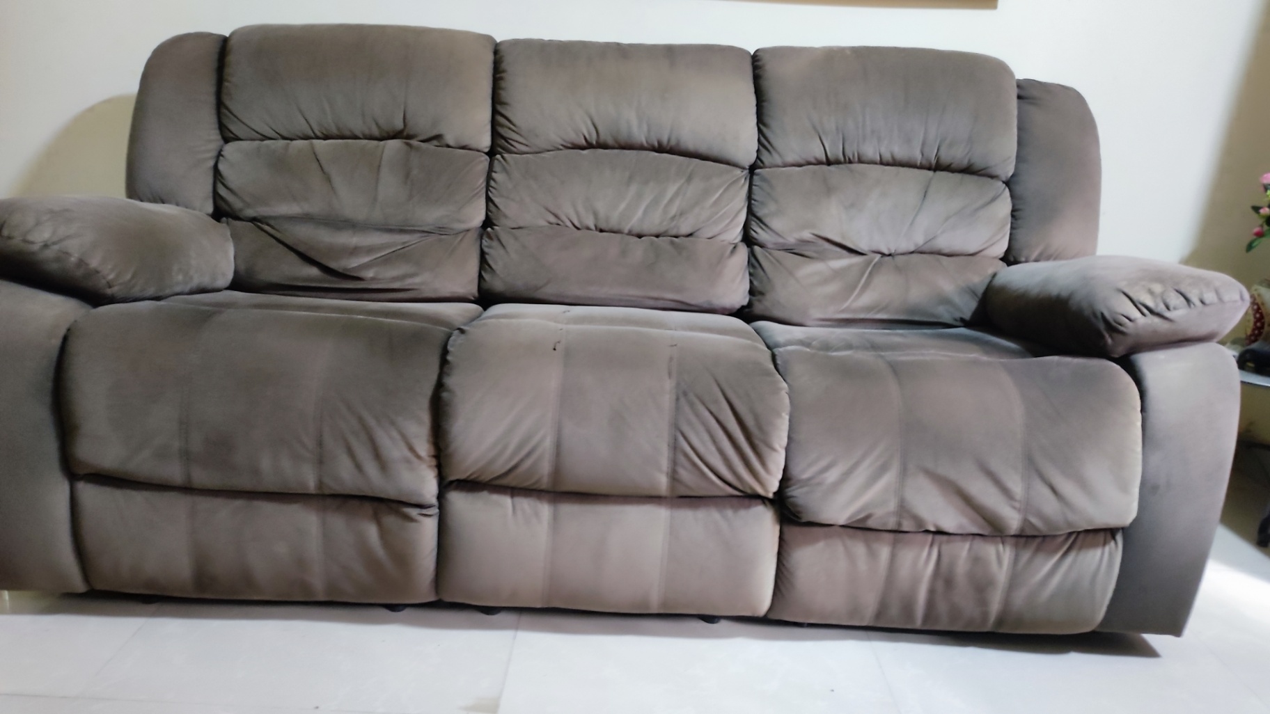 3+2 recliner sofa set for sell.  - Image 2