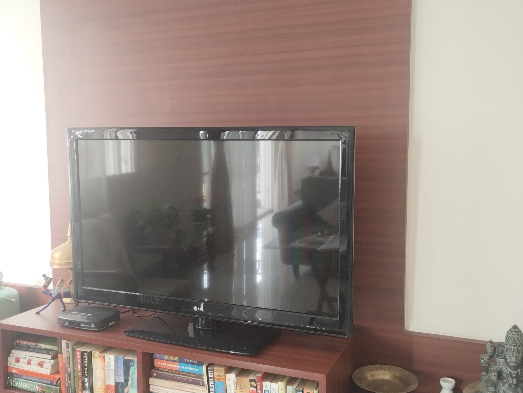 42 inch colour TV  - Image 3