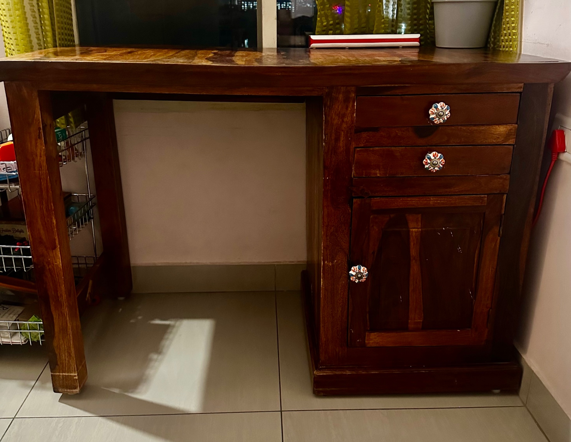 Study table - Image 1