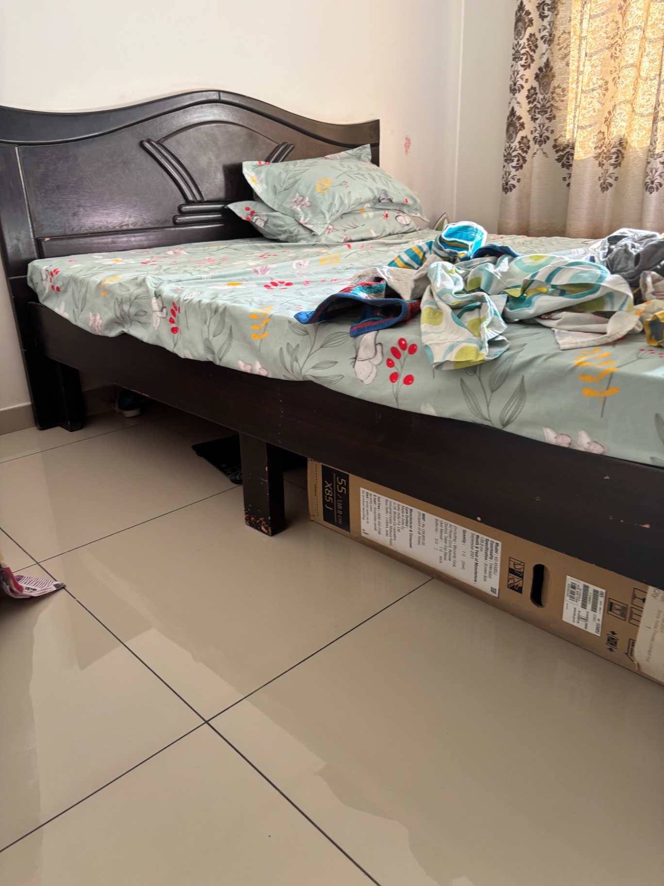Queen size bed Assam wood and sleepwell mattress for sale - Image 4