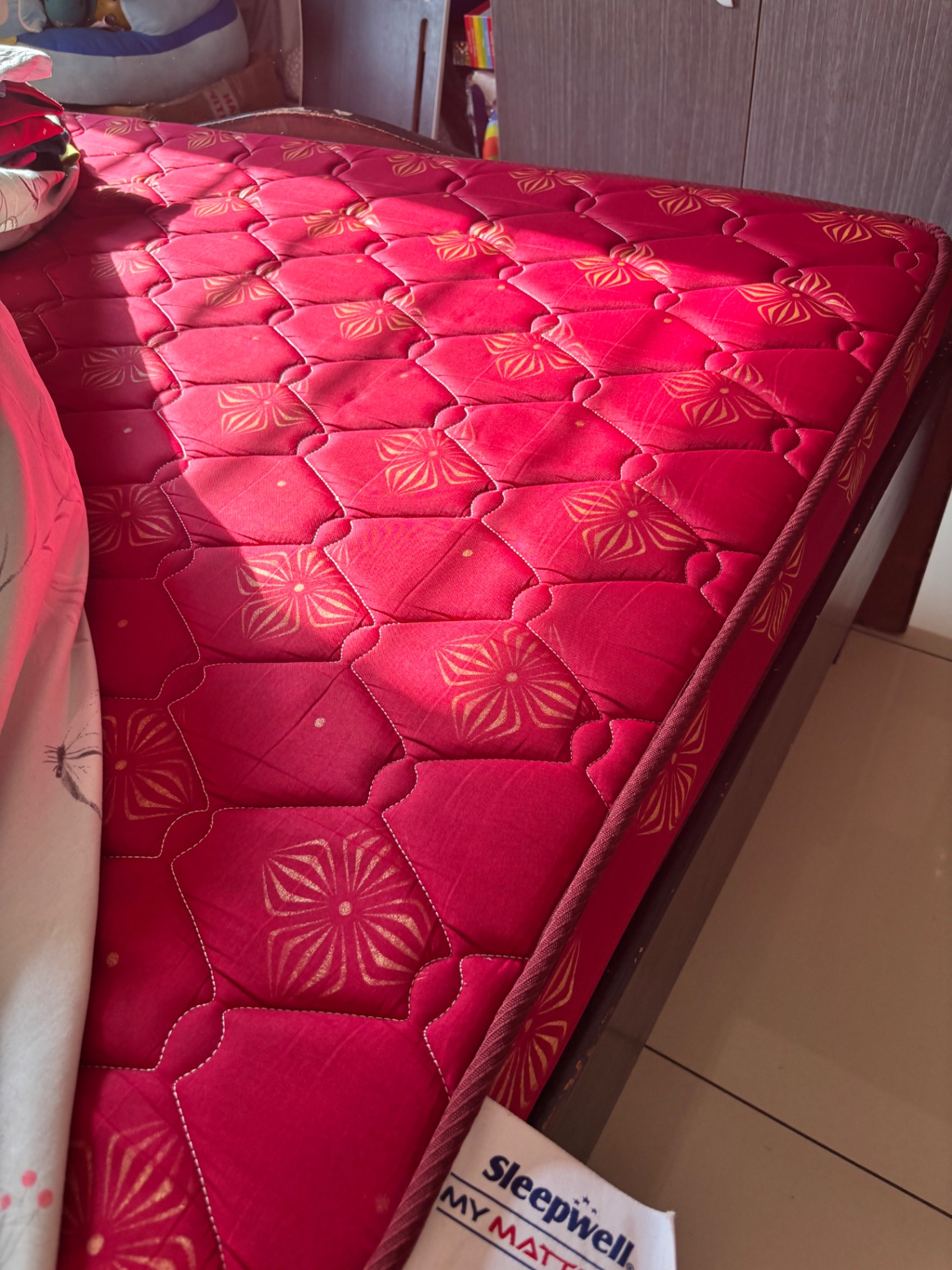 Queen size bed Assam wood and sleepwell mattress for sale - Image 5