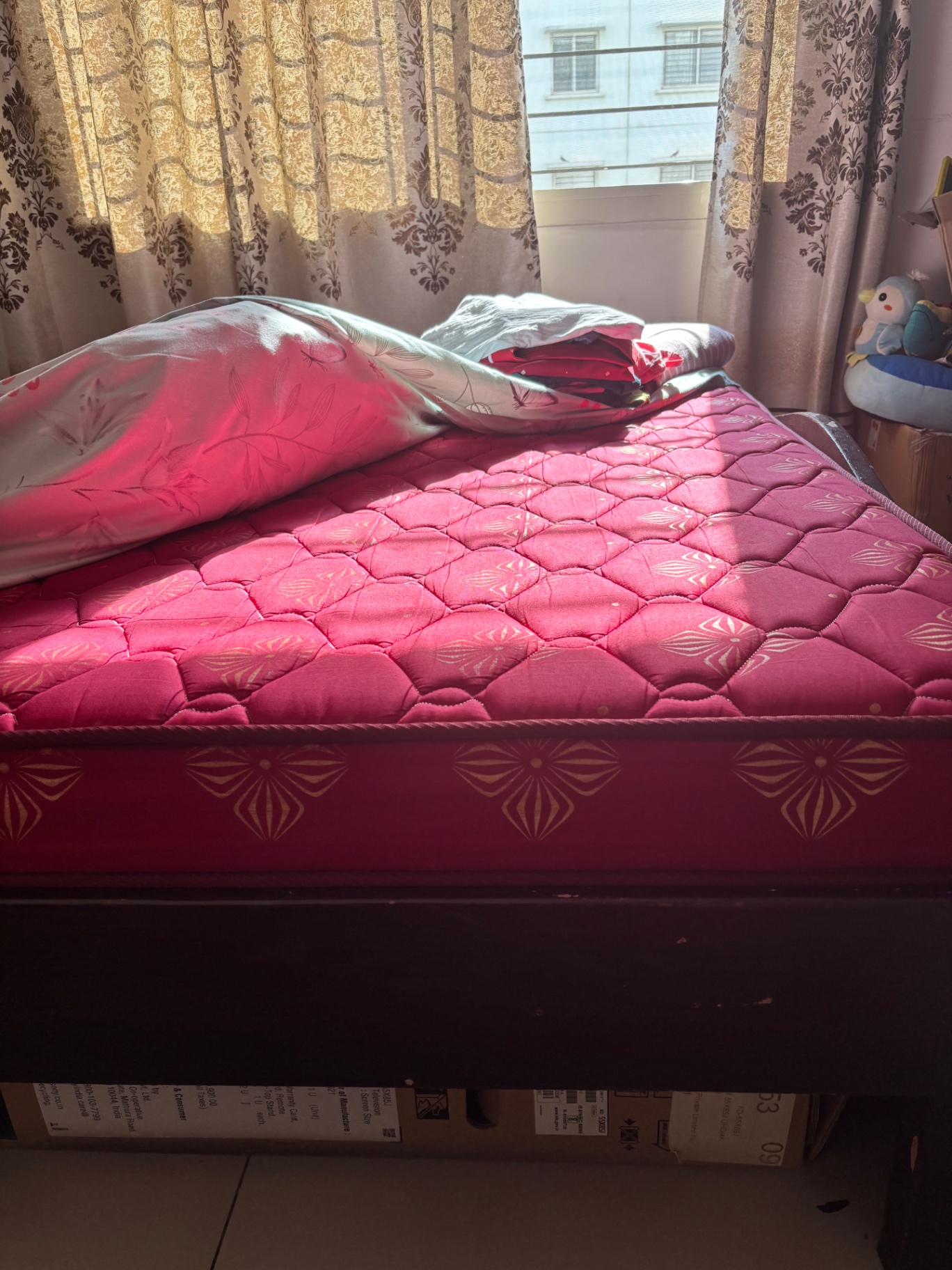 Queen size bed Assam wood and sleepwell mattress for sale - Image 3
