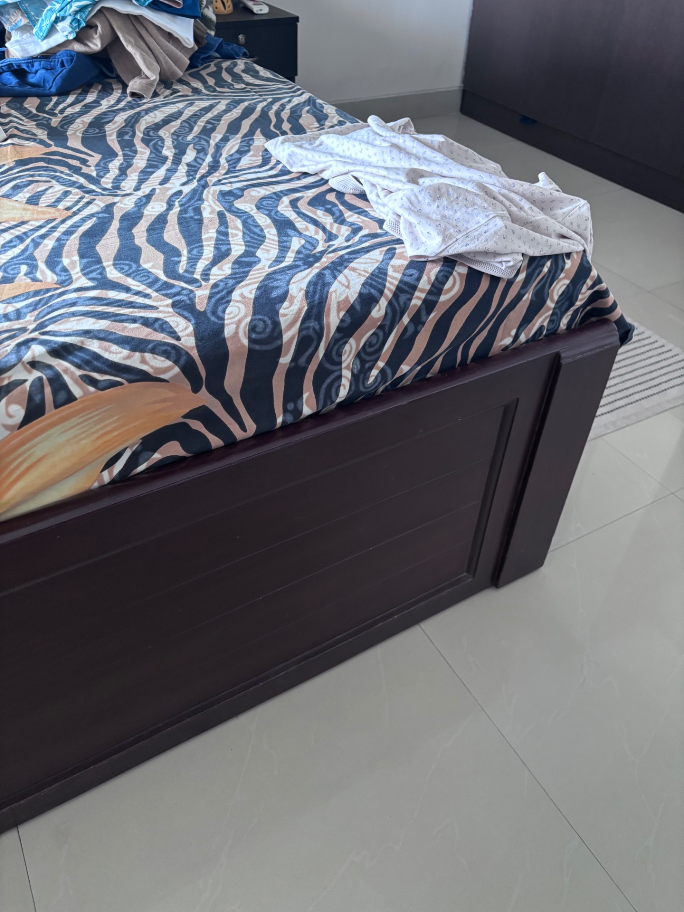 King size bed for urgent sale - Image 3