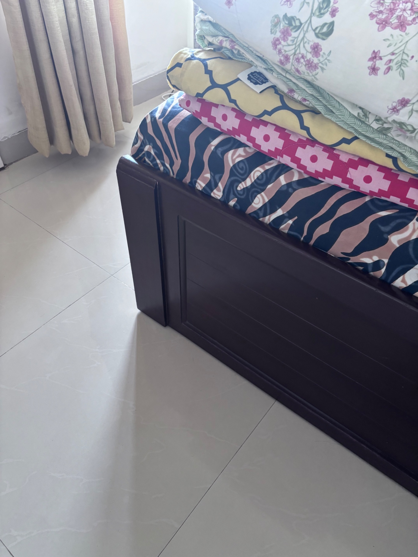 King size bed for urgent sale - Image 1