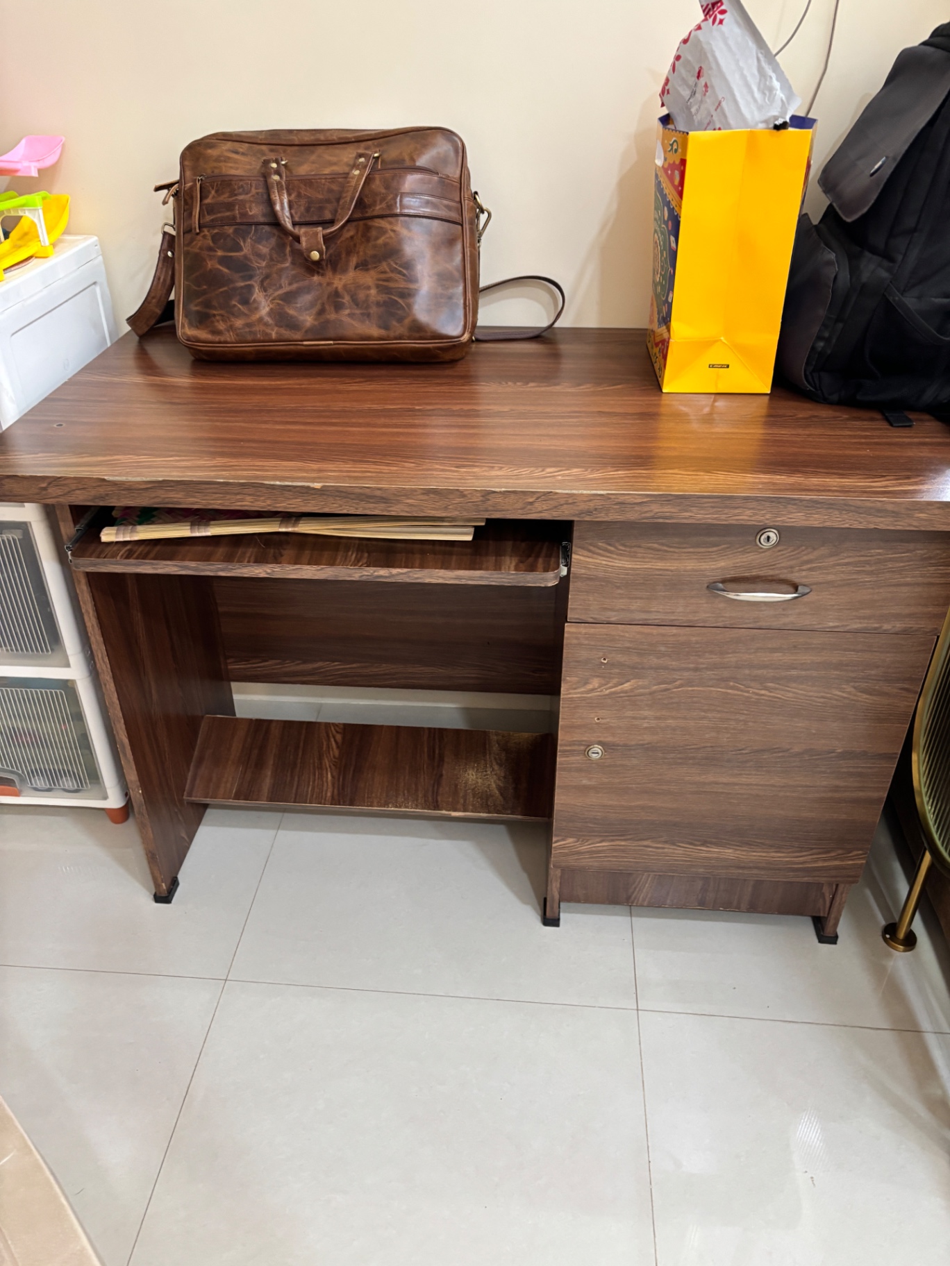 Work Desk - Image 1