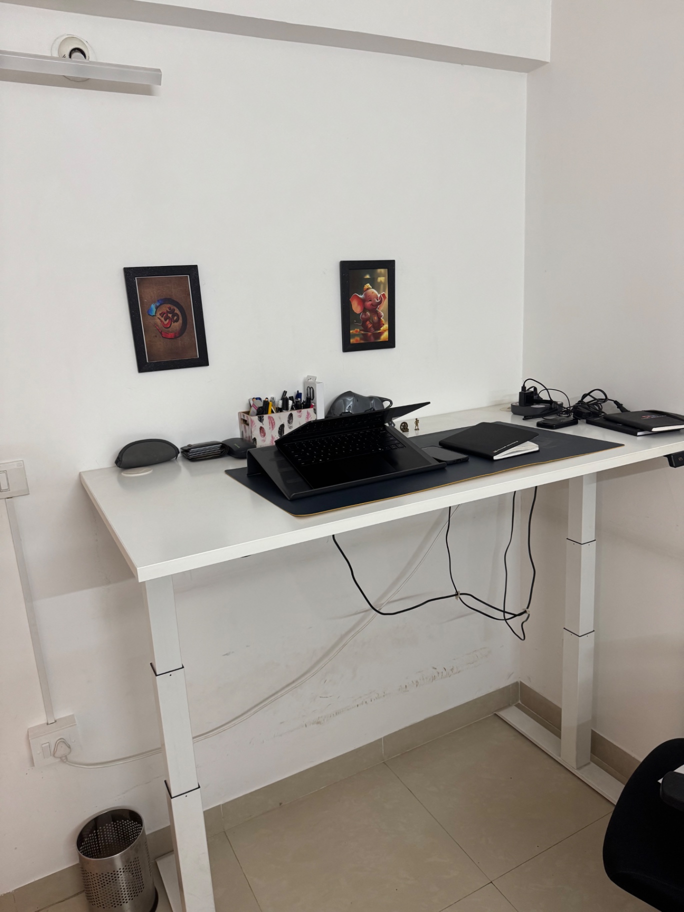 Featherlite study table - Image 3