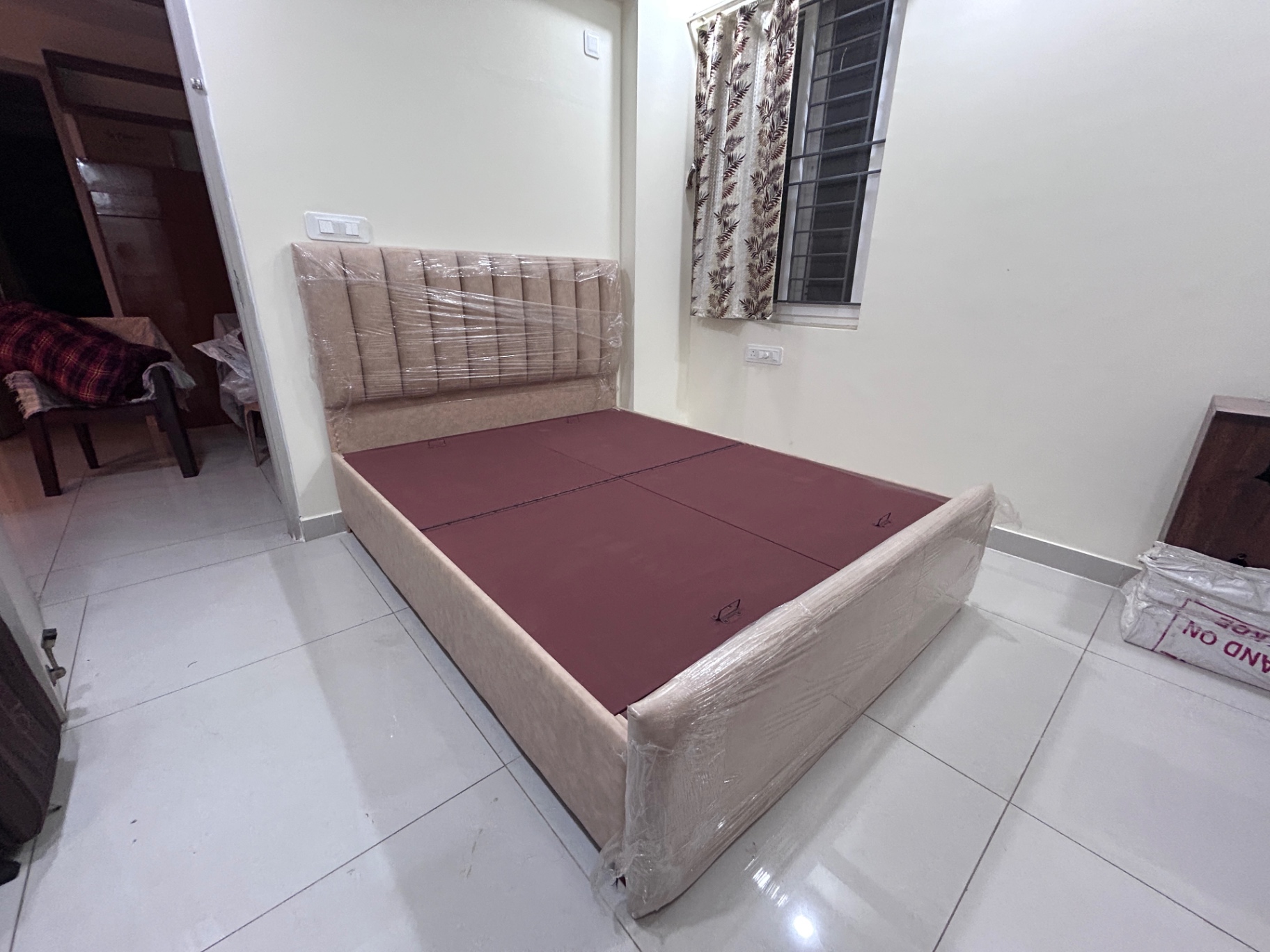 Queen size bed - Image 4