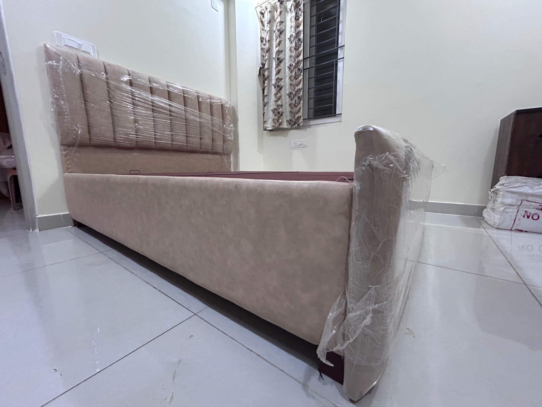 Queen size bed - Image 5