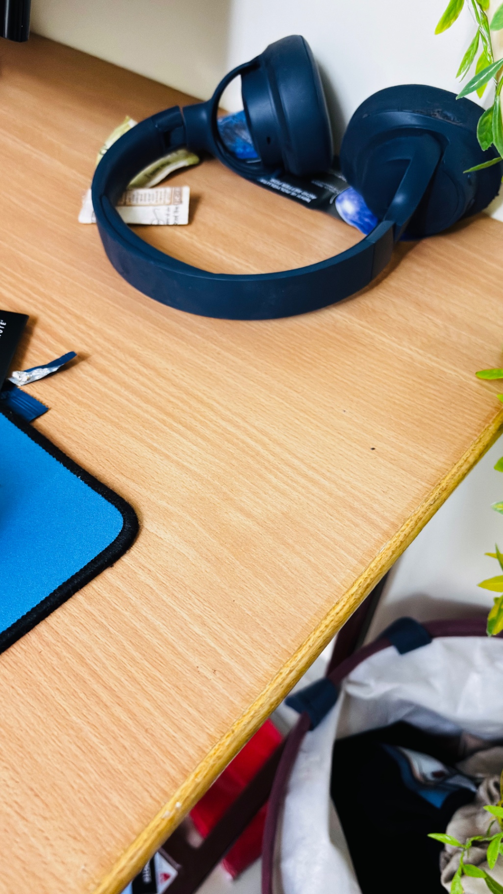 Office table  - Image 4