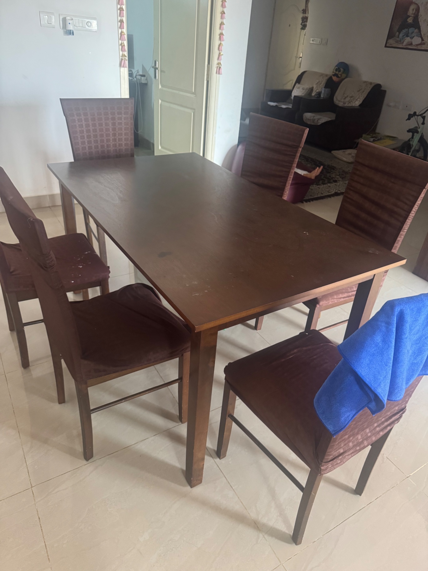 6 seated dining   - Image 1
