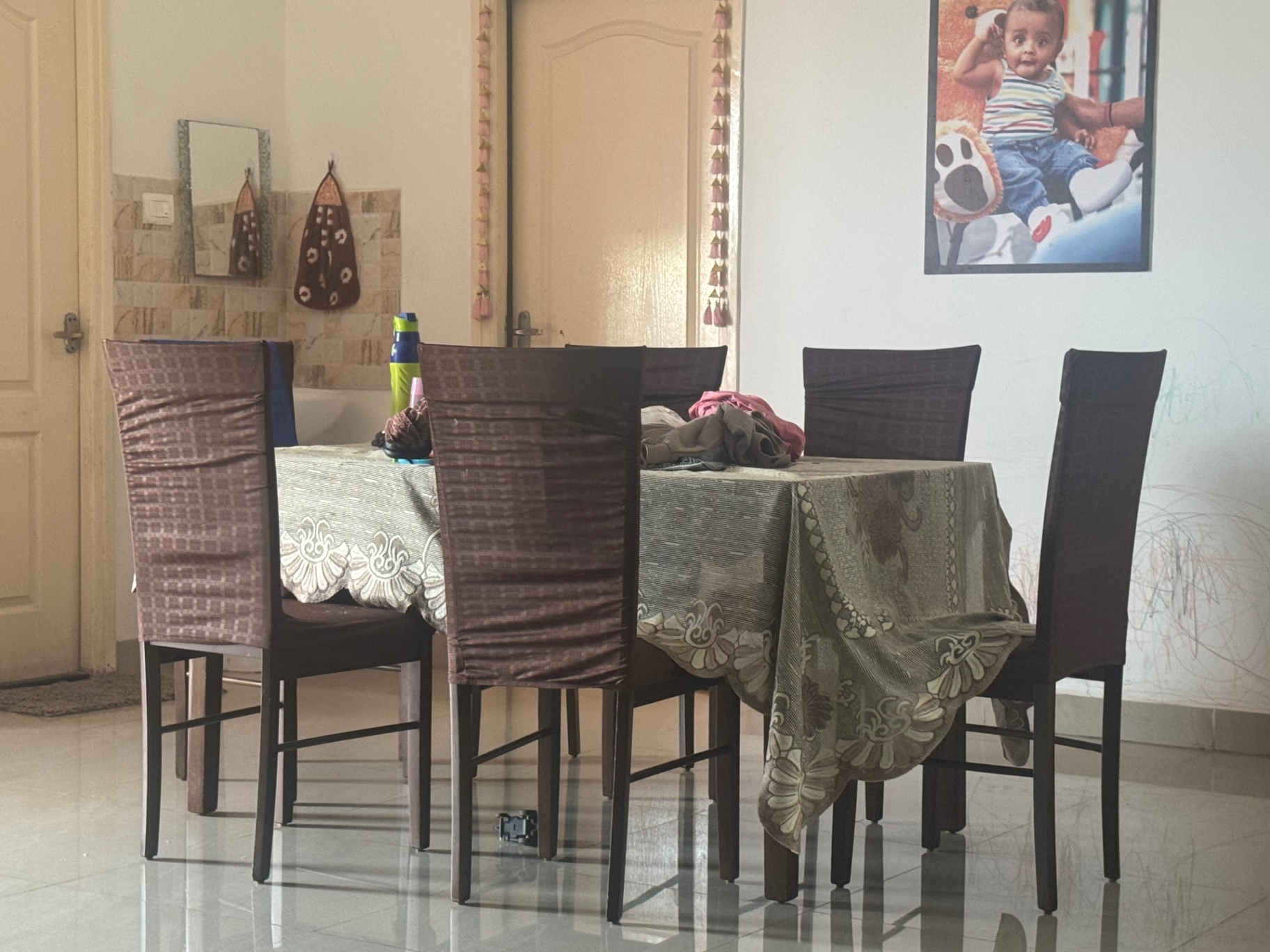 6 seated dining   - Image 2