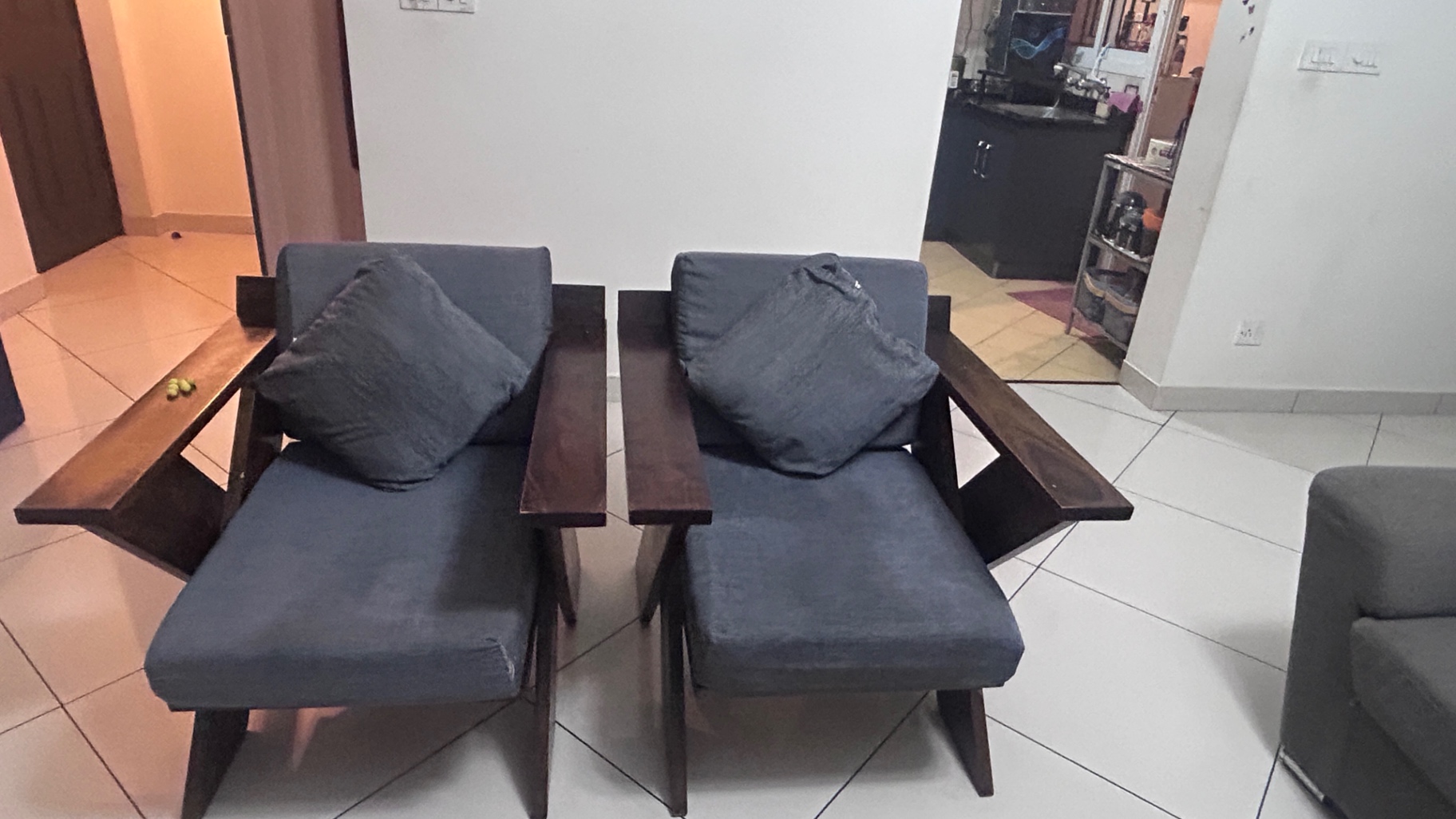 Solid wood crossia sofa set by Saraf furniture - Image 1