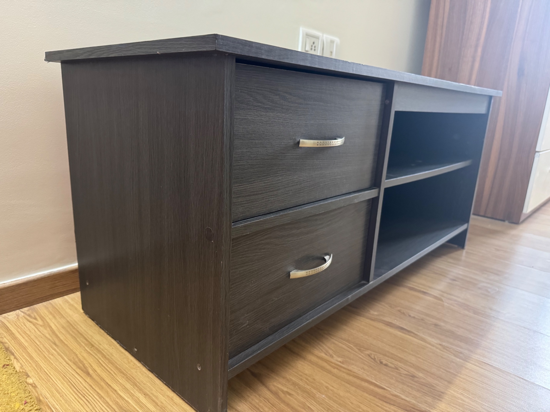 TV unit - Image 2